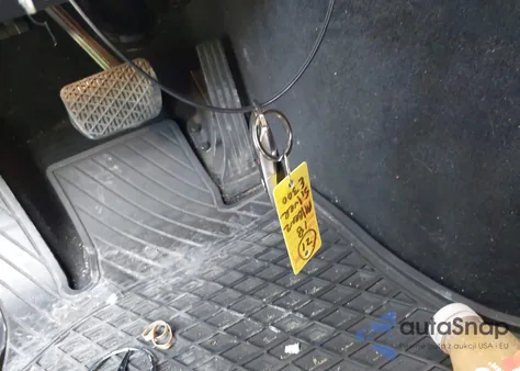 2018 Mercedes-Benz E 300 4Matic z USA, uszkodzony, nr VIN WDDZF4KB9JA445012